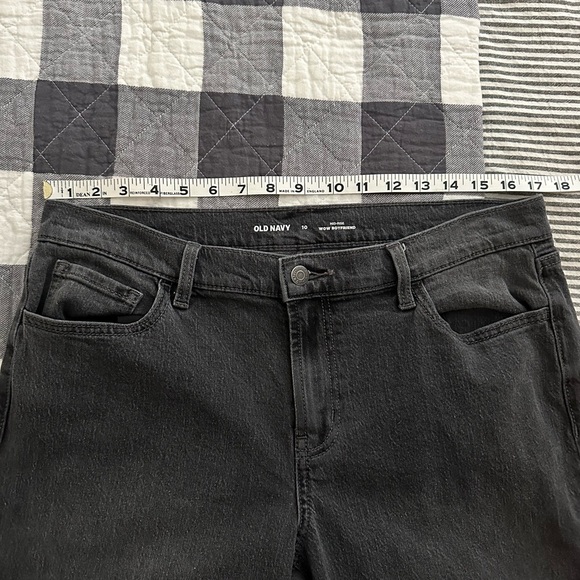 Old Navy Women’s Dark Gray Boyfriend Jeans - Picture 5 of 6